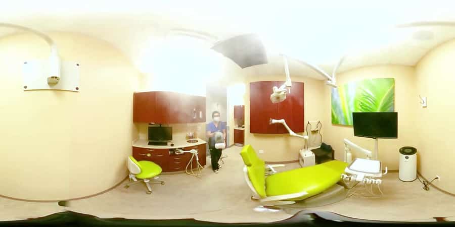 360 video of a working healthcare treatment room